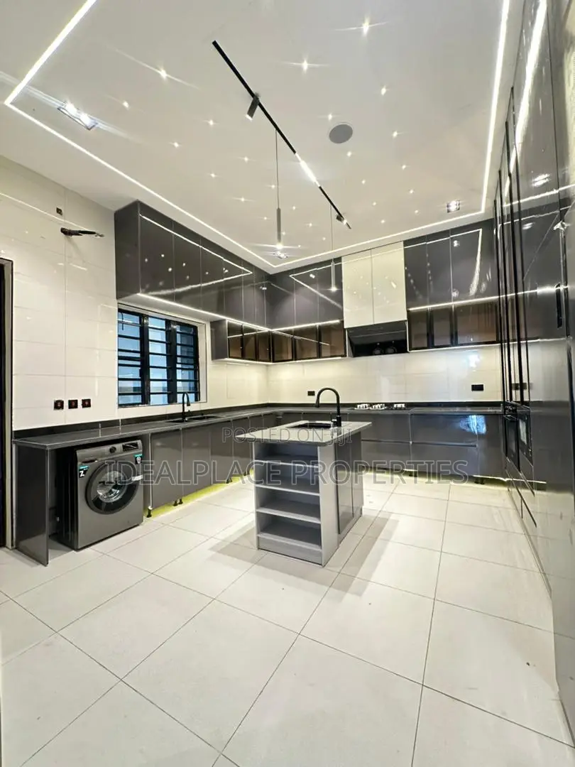 5bdrm Duplex in VGC / Ajah for sale in VGC / Ajah