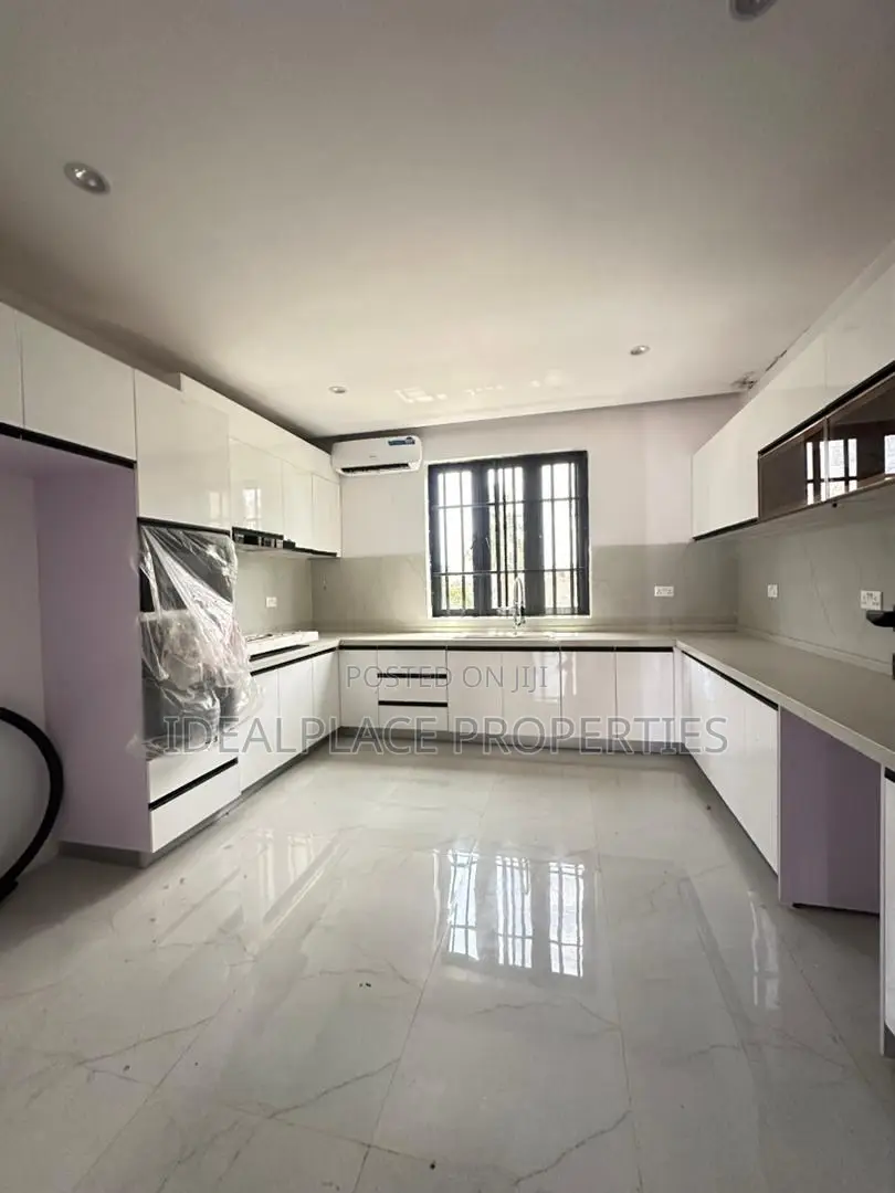 3bdrm Apartment in Old Ikoyi for sale in Old Ikoyi