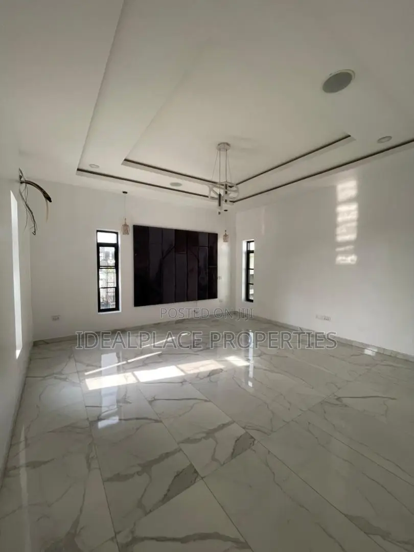 5bdrm Duplex in Osapa london for sale in Osapa london