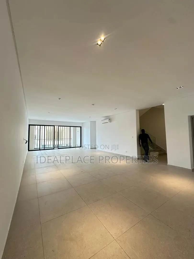 5bdrm Townhouse/Terrace in Banana Island for sale in Banana Island
