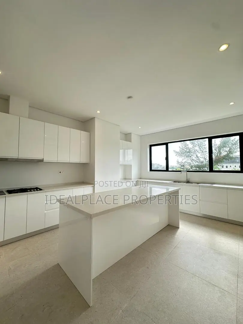 5bdrm Townhouse/Terrace in Banana Island for sale in Banana Island