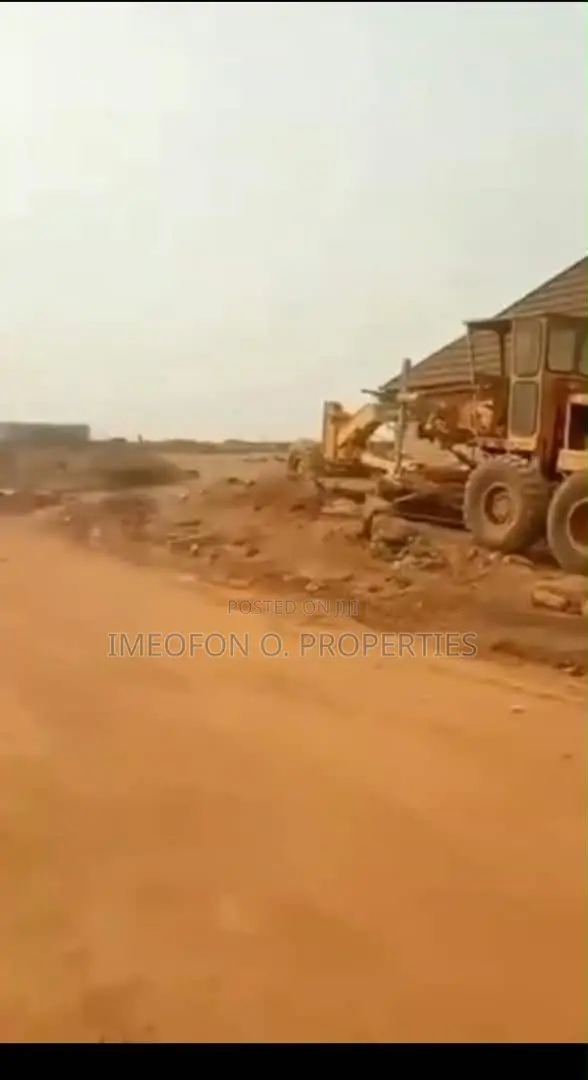 Land for Sale- Size :35.69ha on a Tarred Road at Karsana North in Dawaki