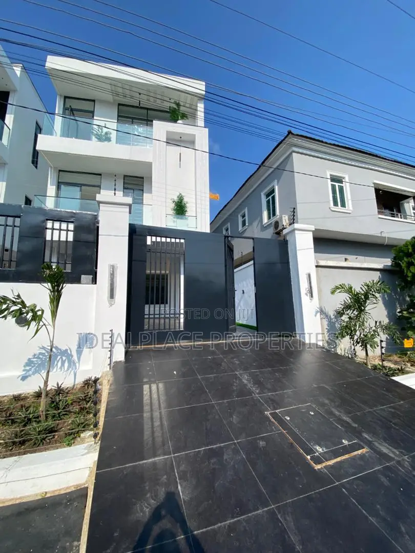 5bdrm Duplex in Chevron for sale in Chevron