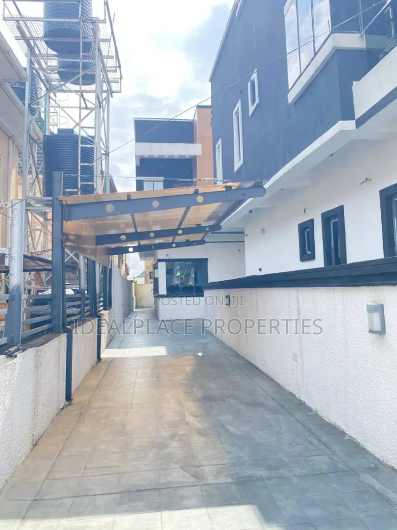 4bdrm Duplex in Chevron for sale in Chevron