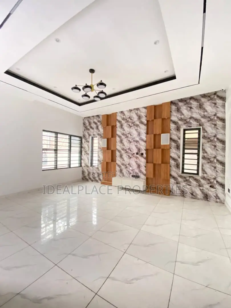 4bdrm Duplex in Chevron for sale in Chevron