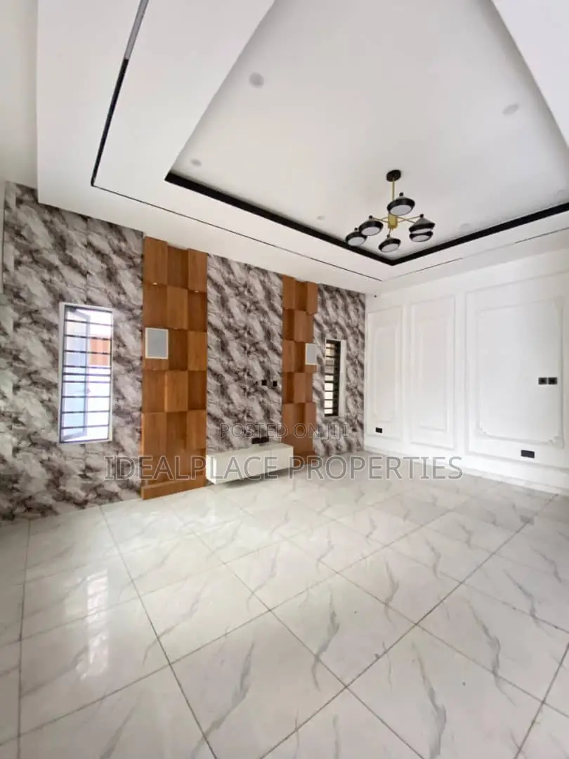4bdrm Duplex in Chevron for sale in Chevron