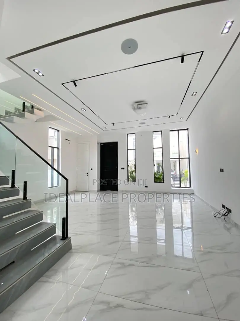 4bdrm Duplex in Chevron for sale in Chevron