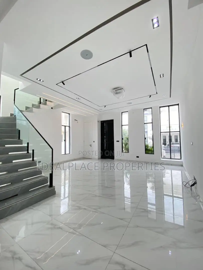 4bdrm Duplex in Chevron for sale in Chevron