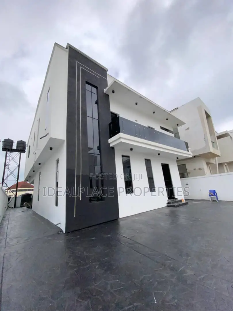 5bdrm Duplex in Chevron for sale in Chevron