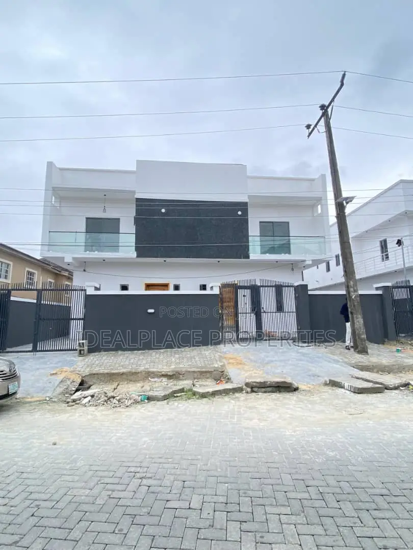 4bdrm Duplex in Chevron for sale in Chevron