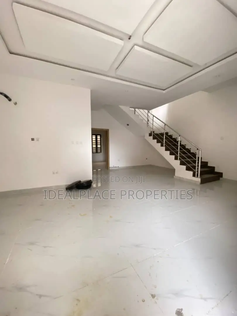4bdrm Duplex in Chevron for sale in Chevron