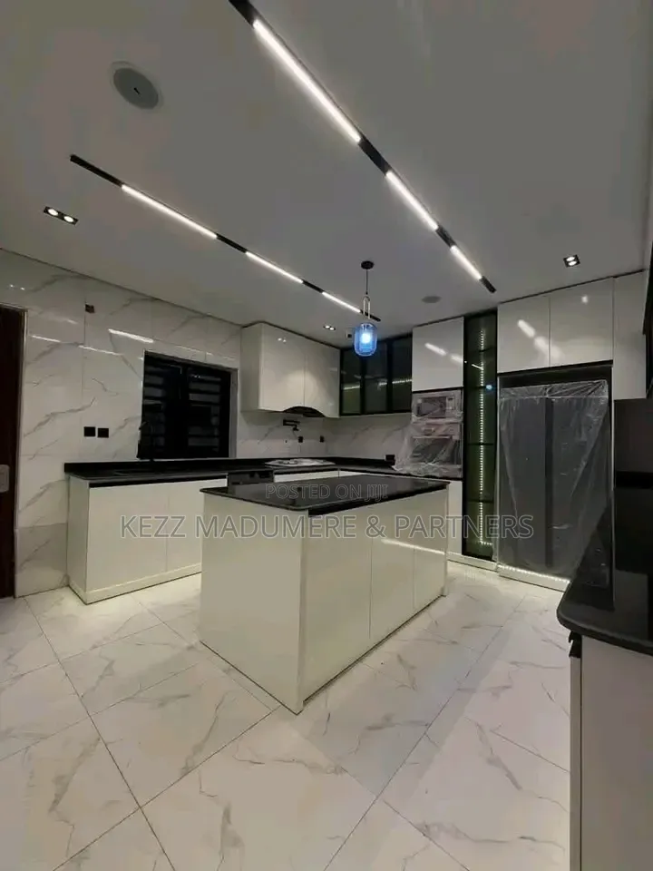 4bdrm Duplex in Woji , Port Harcourt for sale in Woji