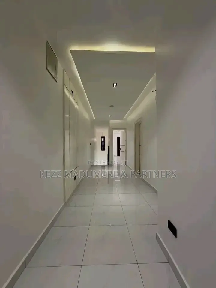 4bdrm Duplex in Woji , Port Harcourt for sale in Woji