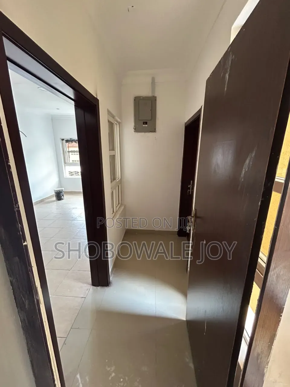 Mini Flat in Chevron for rent in Chevron