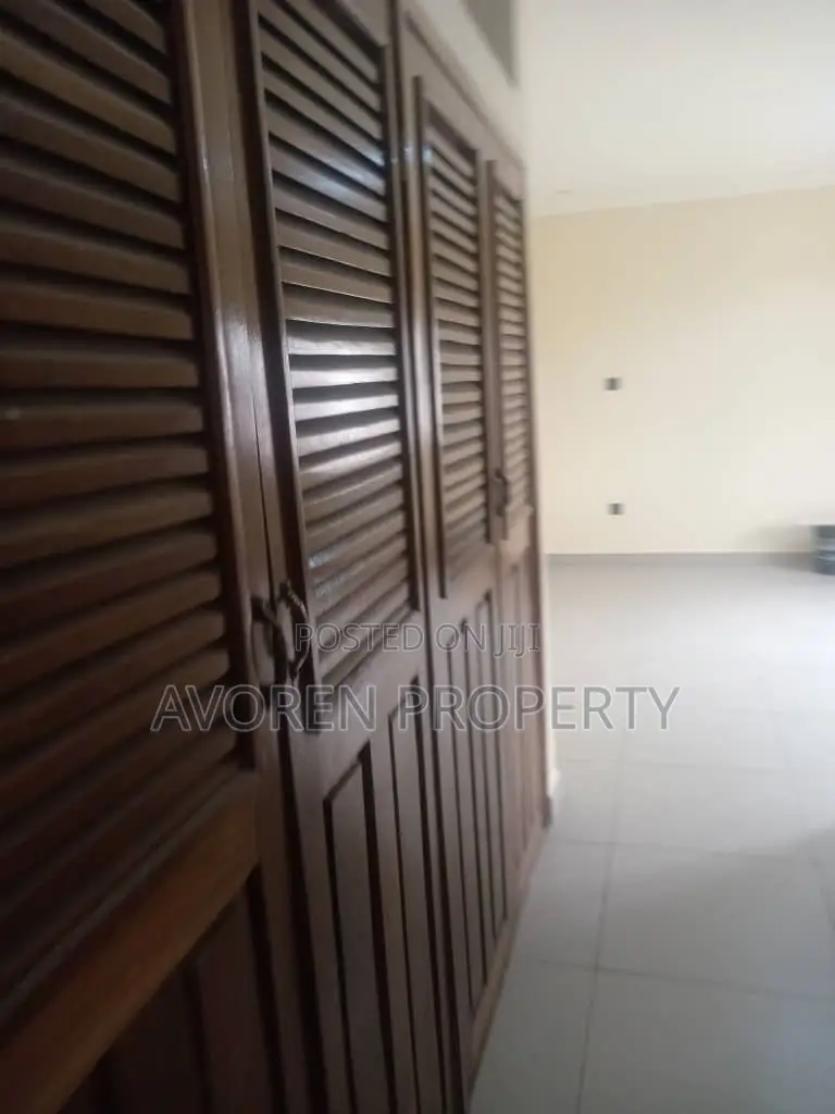 4bdrm Apartment in Carlton Gate Estate, Chevron for rent in Chevron