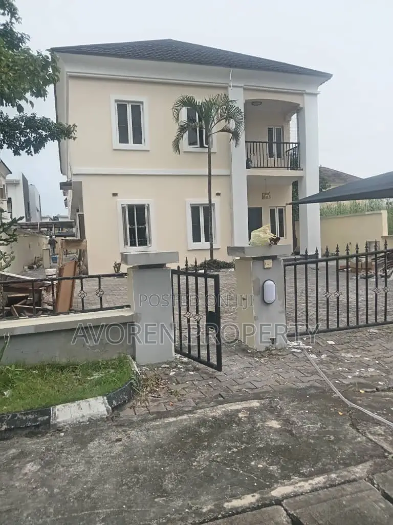 4bdrm Apartment in Carlton Gate Estate, Chevron for rent in Chevron