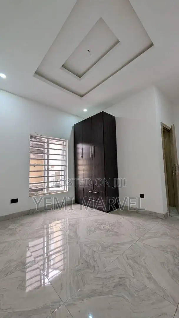 3bdrm Bungalow in Bashorun Housing for sale in Akobo