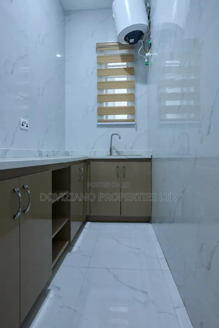 Furnished 5bdrm Duplex in Omole Phase 1 for sale in Omole Phase 1