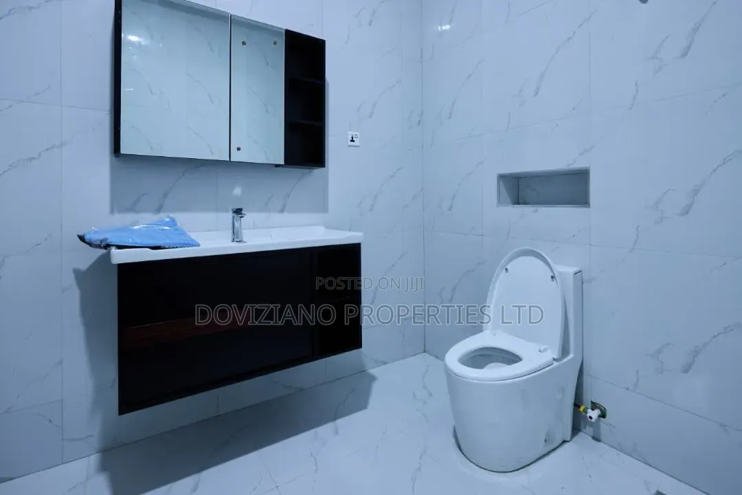 Furnished 5bdrm Duplex in Omole Phase 1 for sale in Omole Phase 1