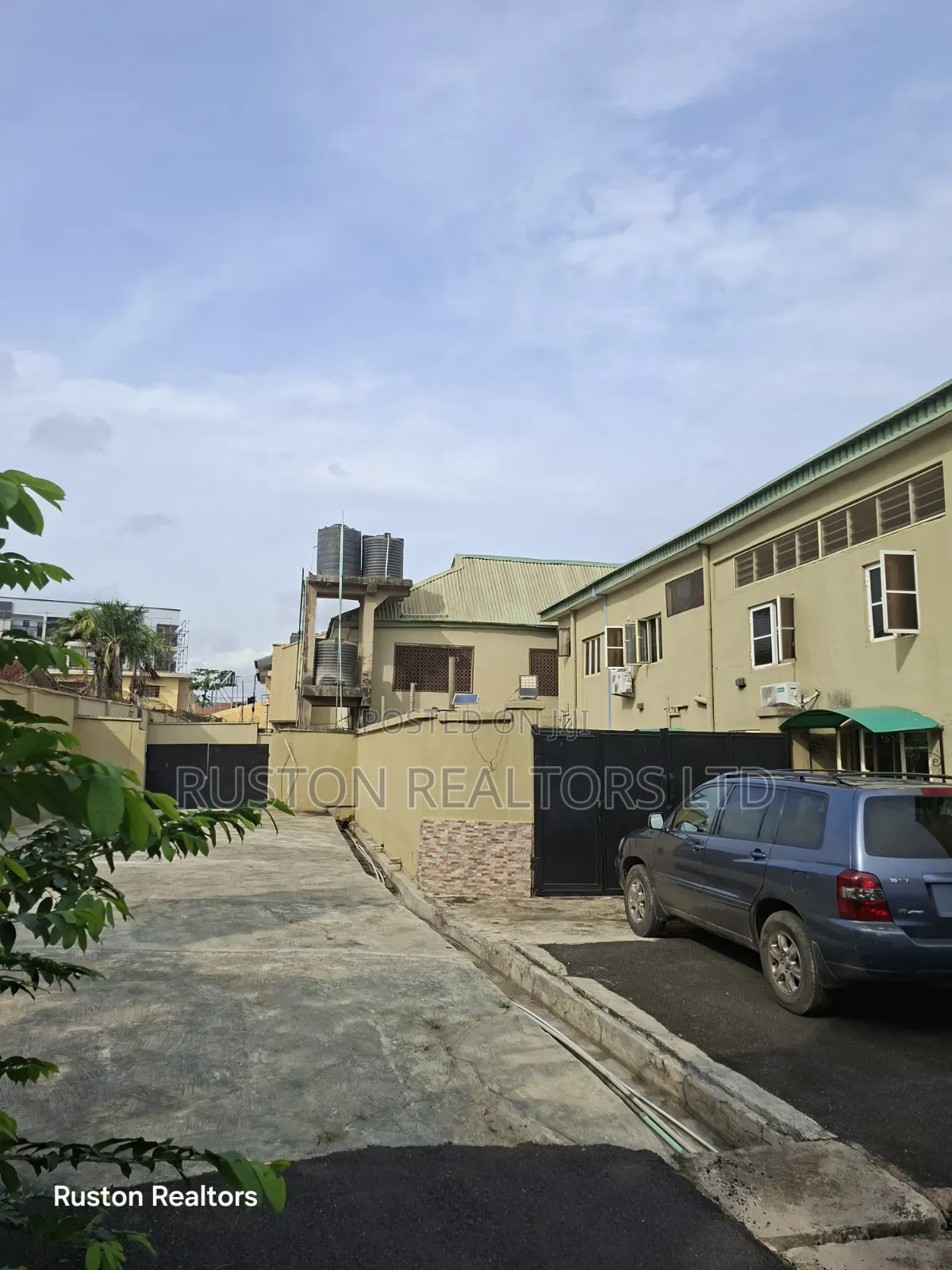 20bdrm Block of Flats in Bodija for sale in Bodija