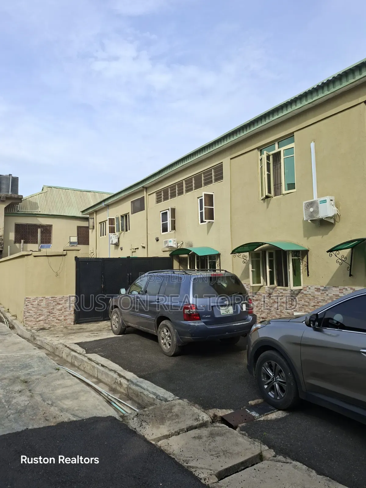 20bdrm Block of Flats in Bodija for sale in Bodija