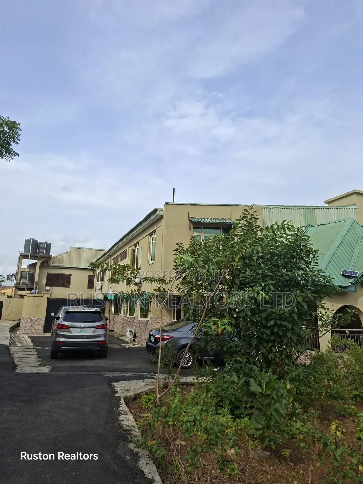 20bdrm Block of Flats in Bodija for sale in Bodija