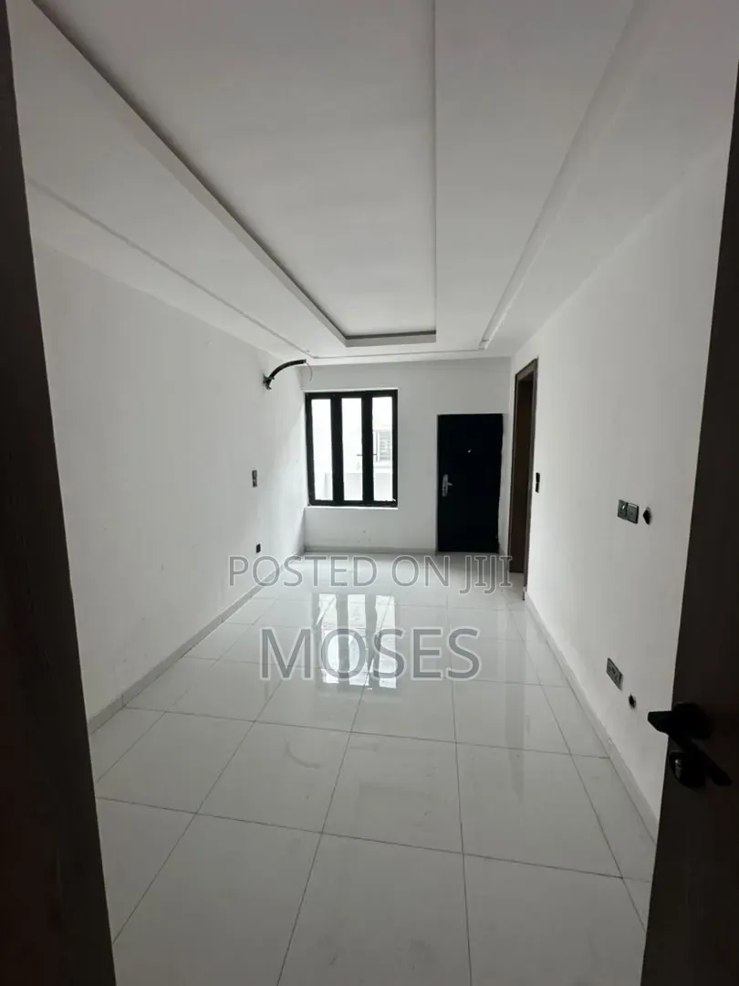 2bdrm Apartment in Inside An Access, Ikate-Elegushi for sale in Ikate-Elegushi