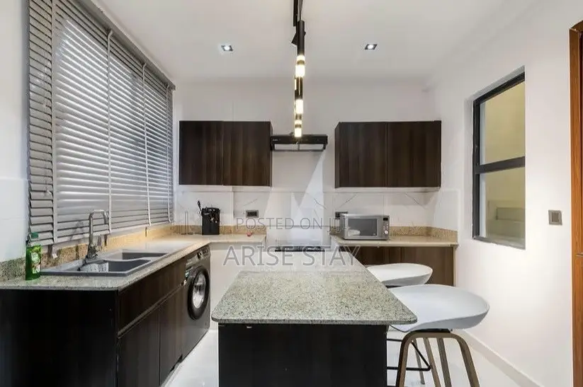 2-Bedroom Maisonette | Lekki Phase 1 in Lekki Phase 1