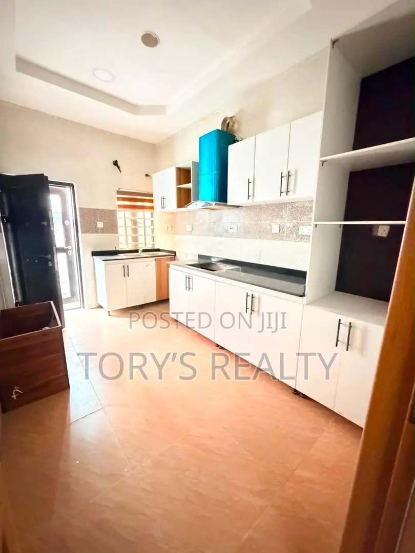 1bdrm Apartment in Lekki Phase 2 for rent in Lekki Phase 2
