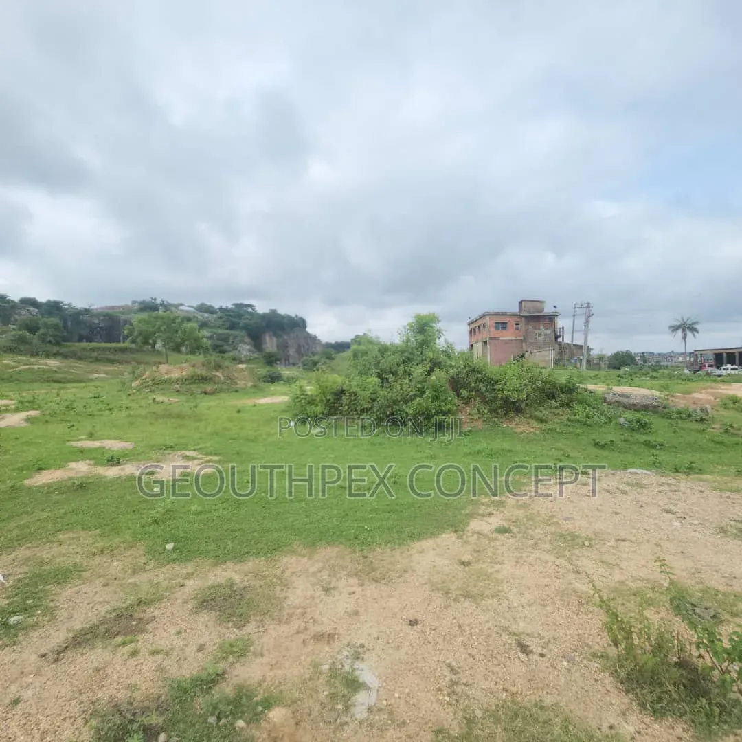 13 Acres of Land Along Ojoo Expressway, Ibadan in Ibadan