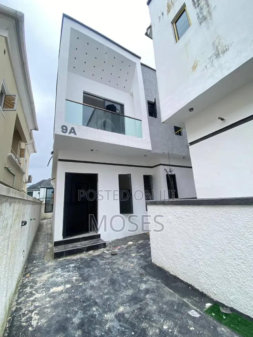4bdrm Duplex in Inside An Access, Chevron for sale in Chevron
