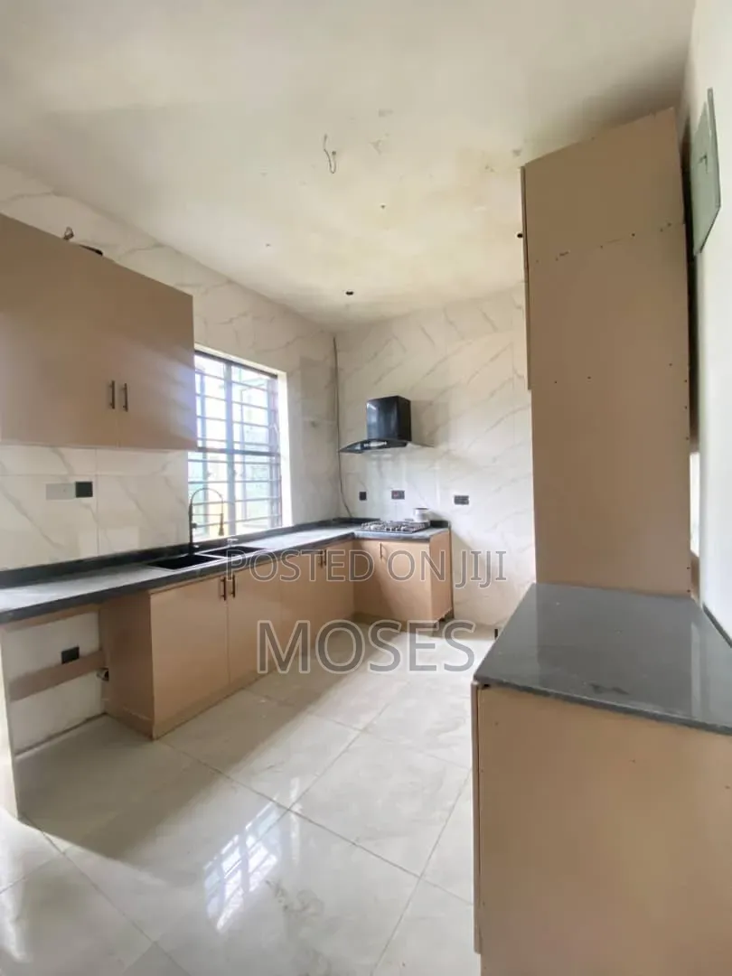 4bdrm Duplex in Inside An Access, Chevron for sale in Chevron