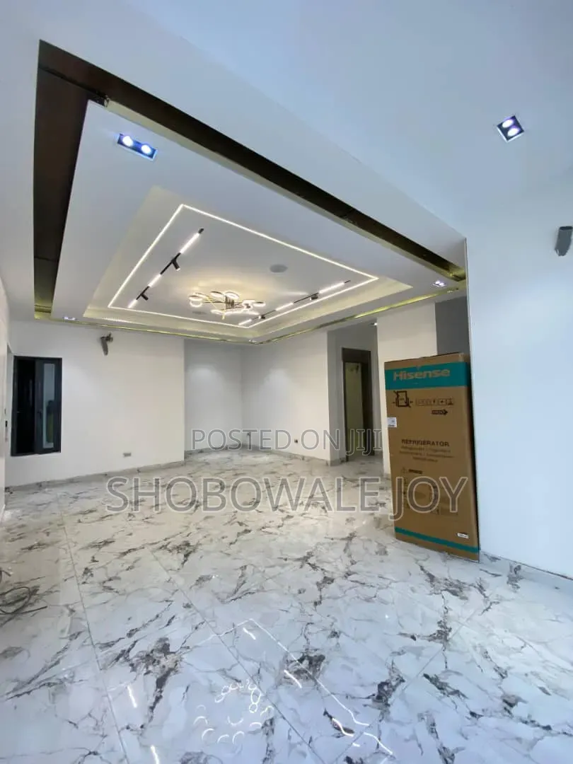 2bdrm Apartment in Lekki-Phase-1 for sale in Lekki Phase 1