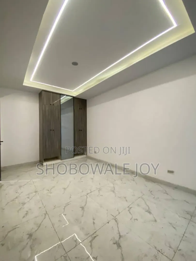 2bdrm Apartment in Lekki-Phase-1 for sale in Lekki Phase 1