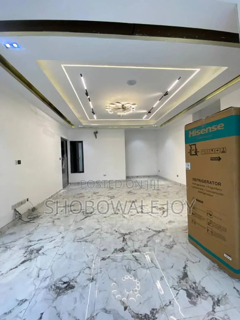 2bdrm Apartment in Lekki-Phase-1 for sale in Lekki Phase 1