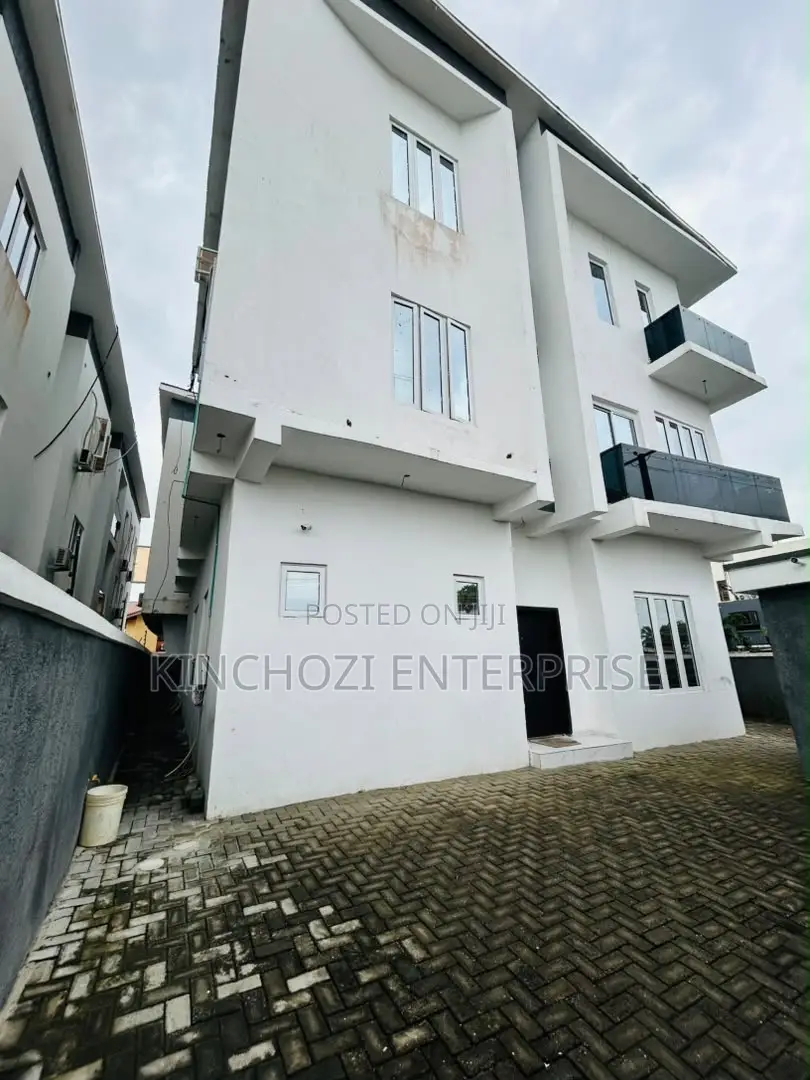 2bdrm Apartment in Lekki Phase 1 for rent in Lekki Phase 1