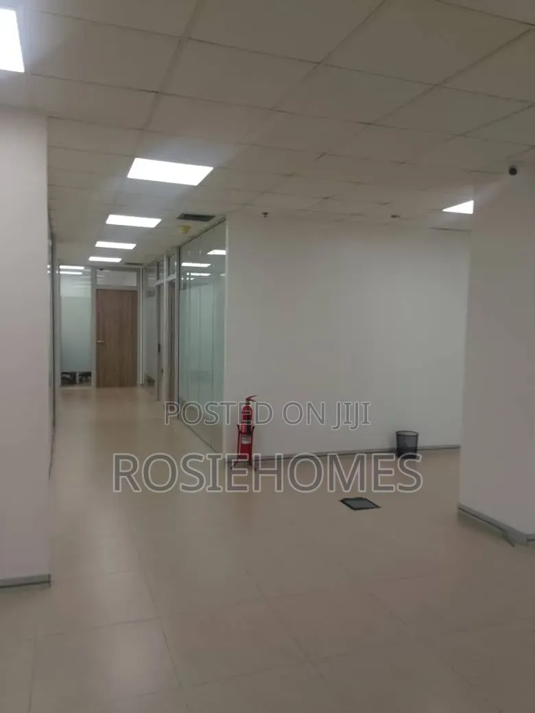 *280sqm* Office Space on the 6th Floor With Kitchenette and 3 Toilets in 1004