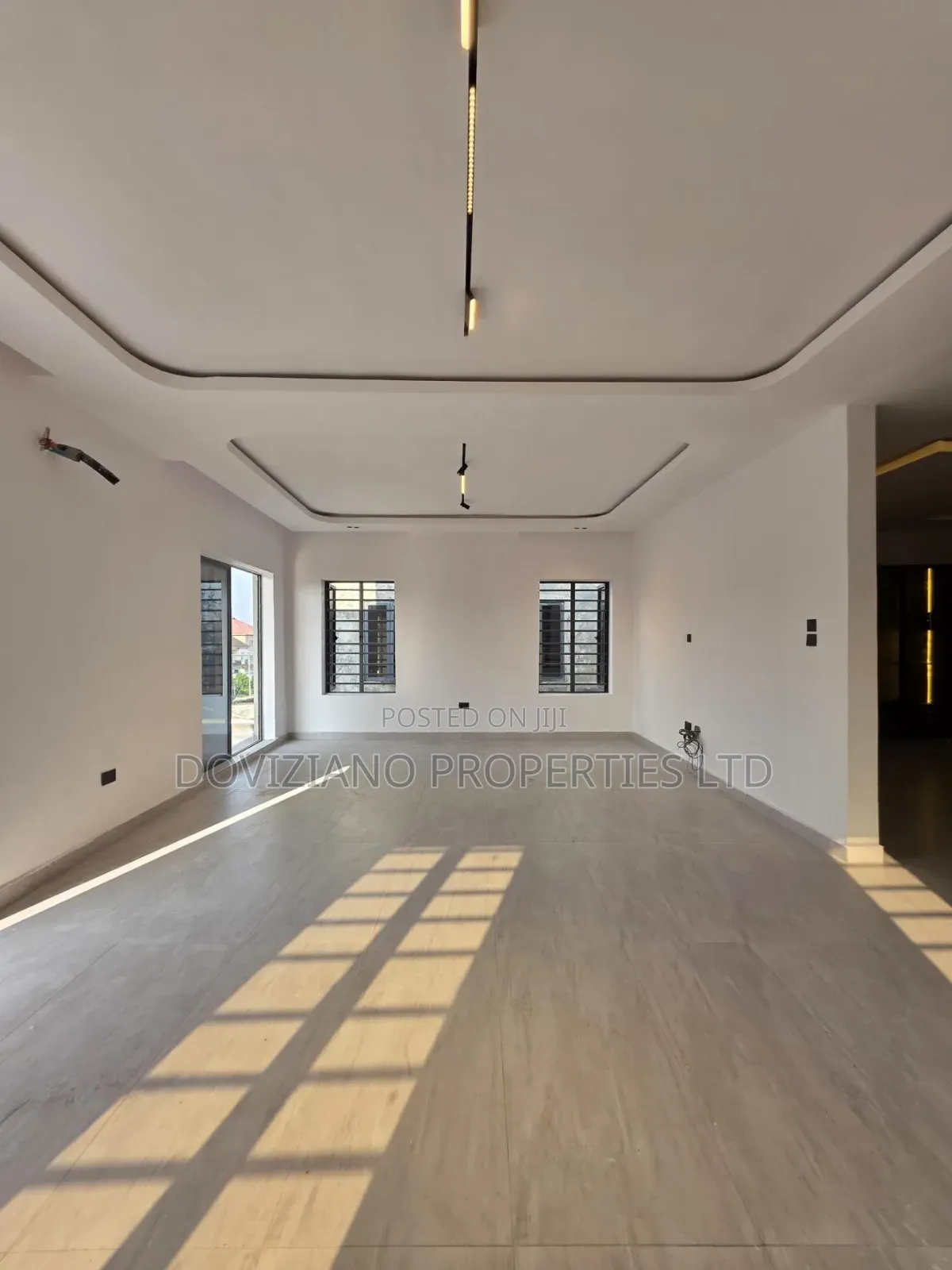 5bdrm Duplex in Lekki Phase 1 for sale in Lekki Phase 1