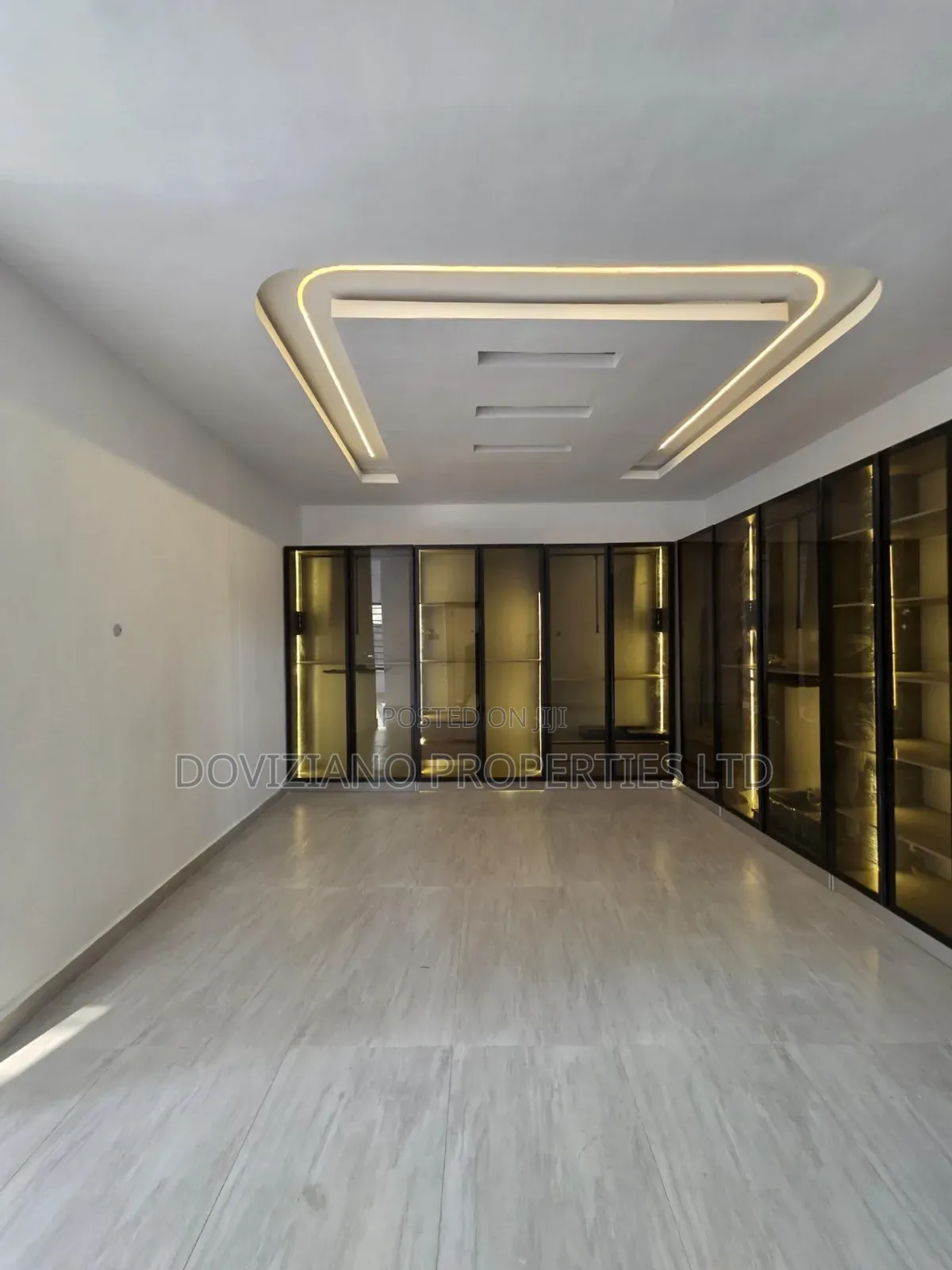 5bdrm Duplex in Lekki Phase 1 for sale in Lekki Phase 1