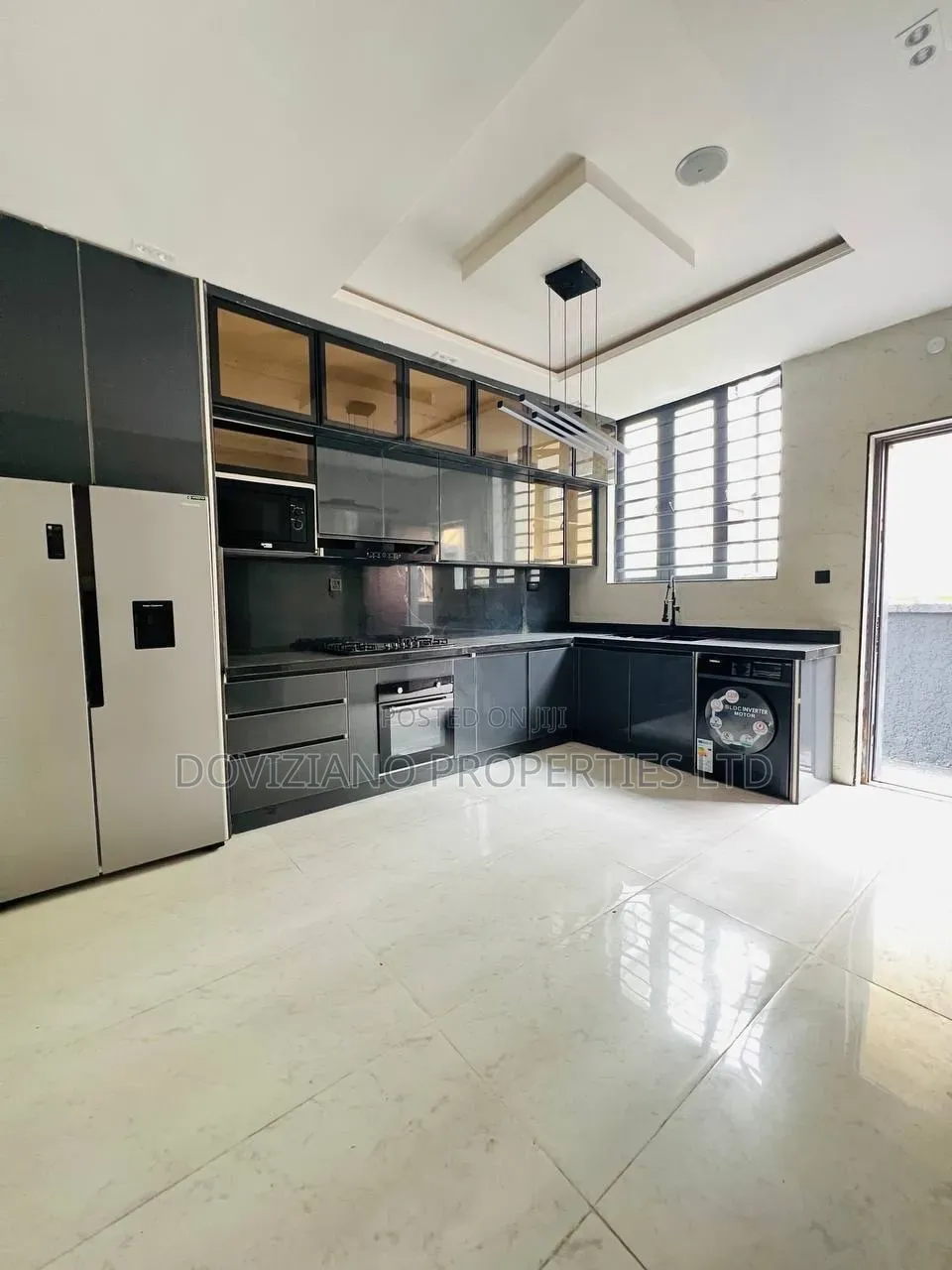 5bdrm Duplex in Lekki Phase 1 for sale in Lekki Phase 1