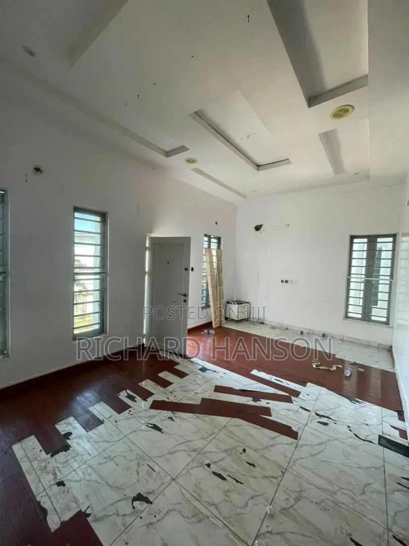 Studio Apartment in Orchid, Chevron for rent in Chevron