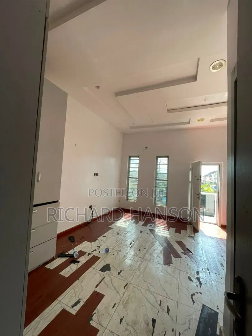 Studio Apartment in Orchid, Chevron for rent in Chevron
