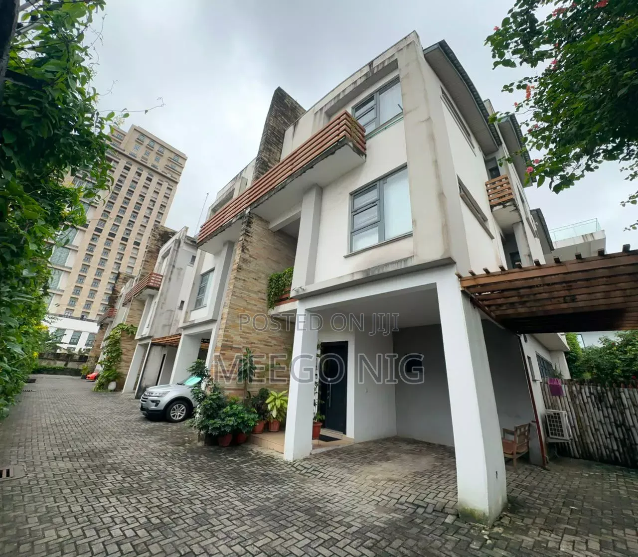 4bdrm Townhouse / Terrace in Bourdilion Road, Bourdillon for rent in Bourdillon