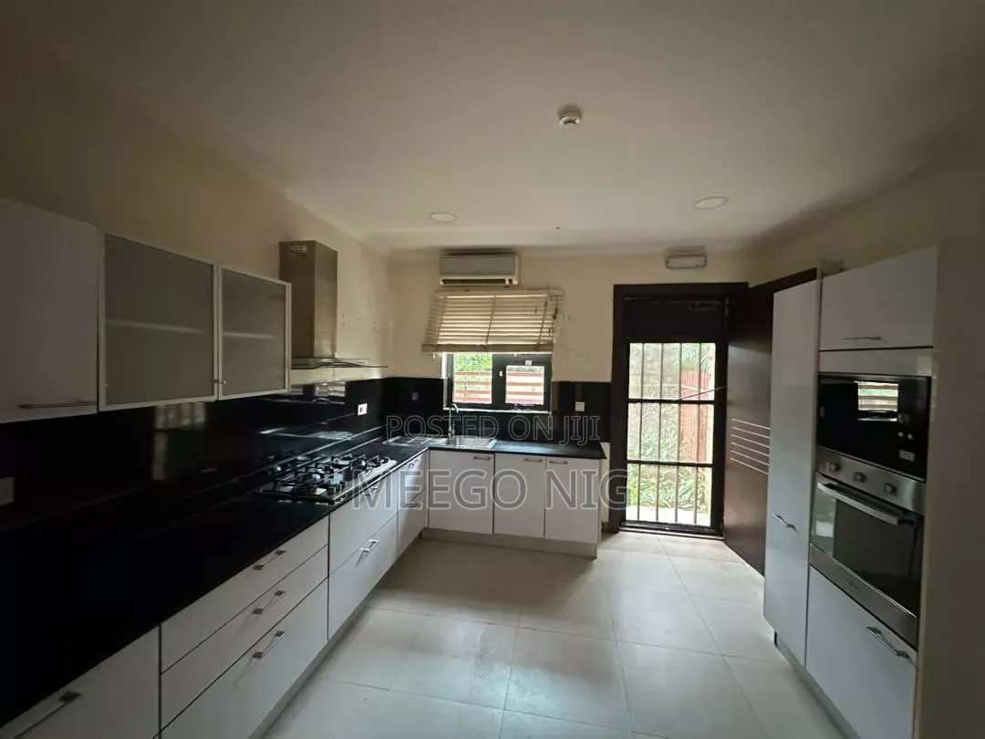 4bdrm Townhouse / Terrace in Bourdilion Road, Bourdillon for rent in Bourdillon