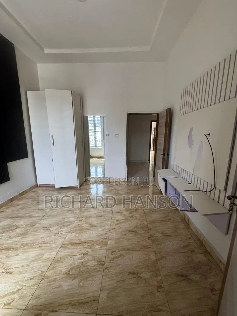 1bdrm Shared Apartment in Orchid (1Room), Chevron for rent in Chevron