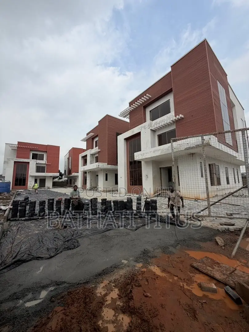 5bdrm Duplex in Guzape District for sale in Guzape District