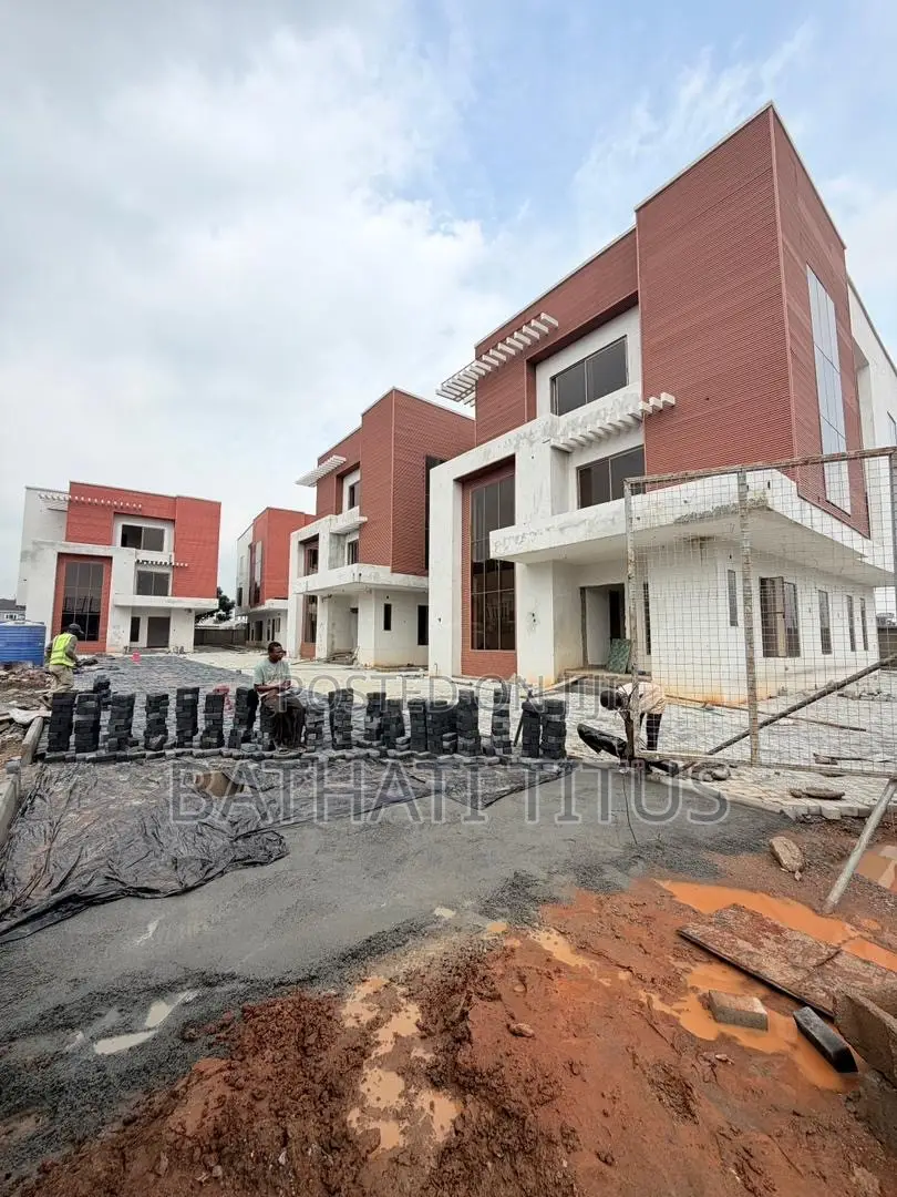 5bdrm Duplex in Guzape District for sale in Guzape District