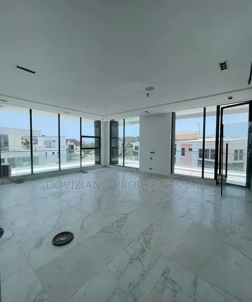 5bdrm Duplex in Osapa london for sale in Osapa london