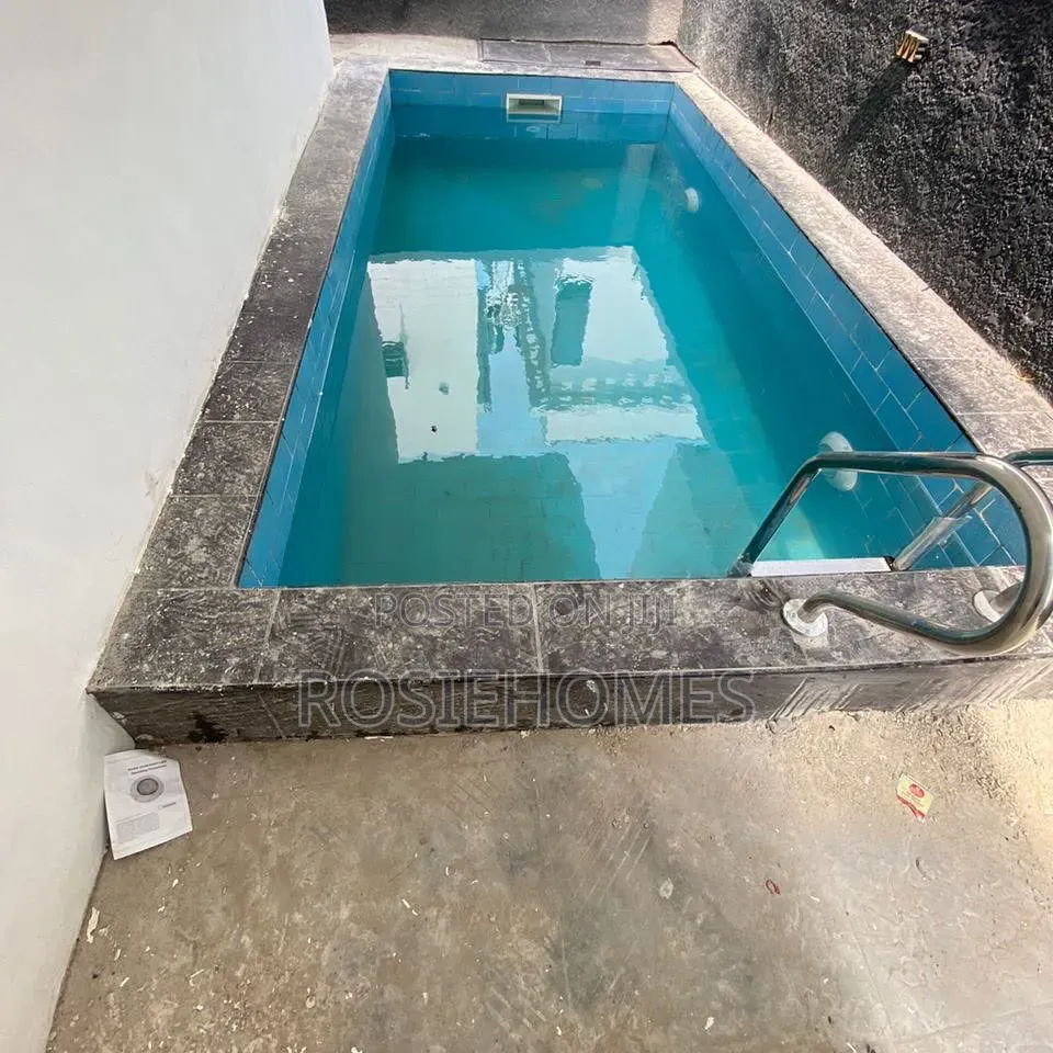4bdrm Duplex in Oral Estate, Lekki Phase 1 for rent in Lekki Phase 1