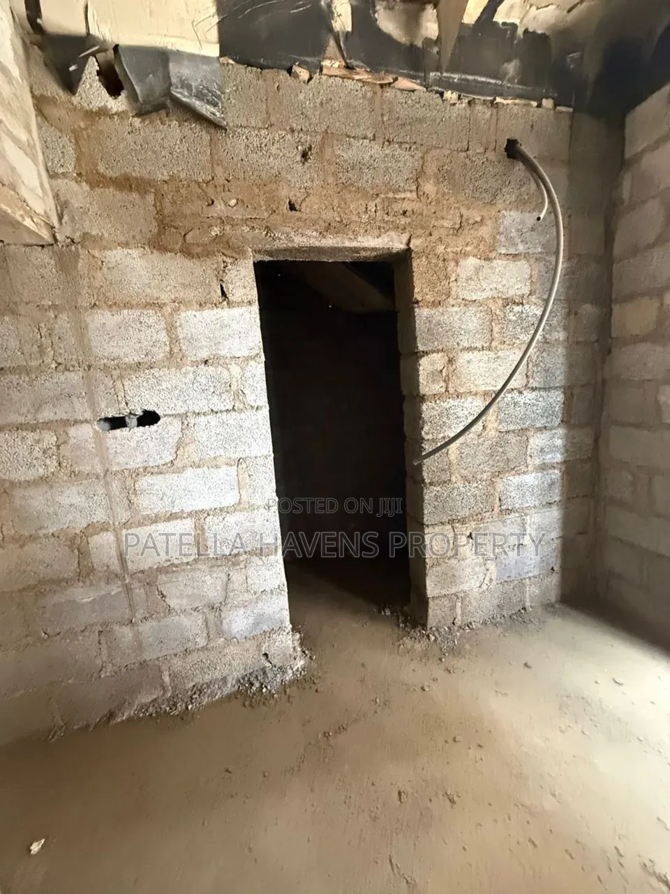 Fully Detached Duplex ! Close to Nizamiya Hospital. External Finishing in Idu